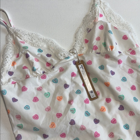 Ships today!! NWT Skims Fits Everybody Lace Triangle Romper Marble Candy Heart P - Picture 11 of 14